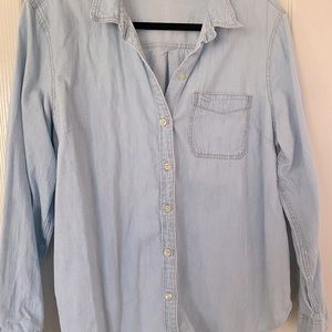 OLD NAVY XL Light Denim Button up Long Sleeve shirt